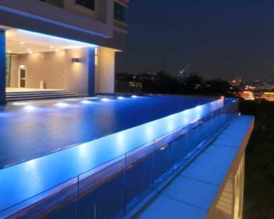 Introduction to the acrylic swimming pool