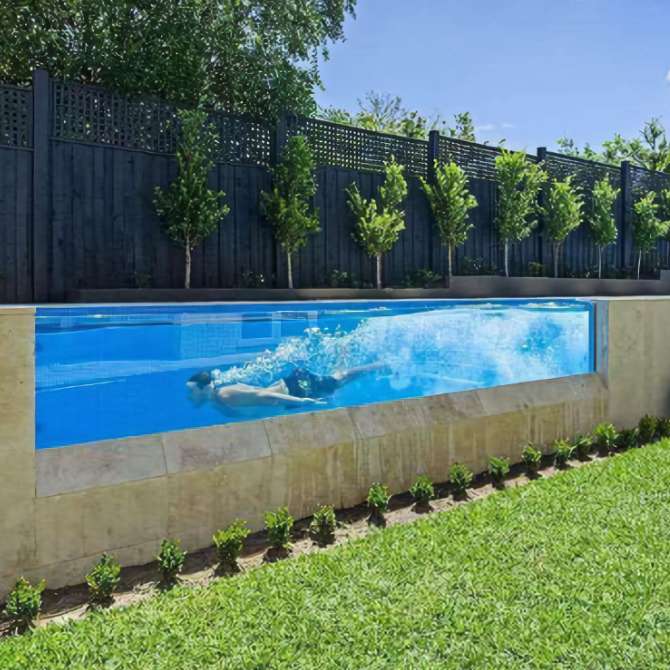 Advantages of acrylic material for swimming pools
