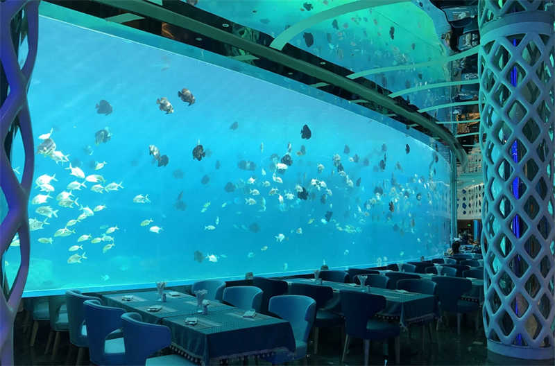 acrylic underwater restaurant